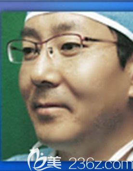 尹仁大 韓國(guó)Young&Young整形外科院長(zhǎng) 尹仁大 韓國(guó)Young&Young整形外科院長(zhǎng)