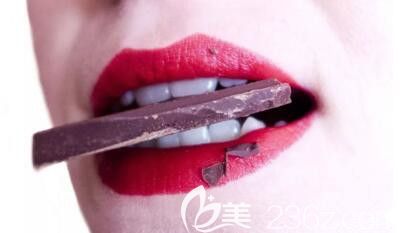 玻尿酸豐唇后能接吻嗎