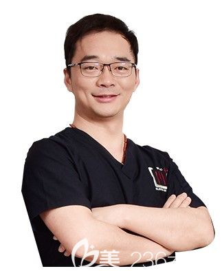 洛陽維樂口腔種植修復(fù)醫(yī)生宋睿智