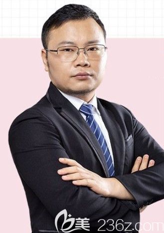 中山香山口腔醫(yī)院種植科醫(yī)生沈國棟 中山香山口腔醫(yī)院種植科醫(yī)生沈國棟