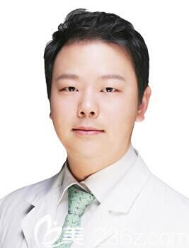 韓國(guó)一路美整形外科醫(yī)院黃昶憲院長(zhǎng)