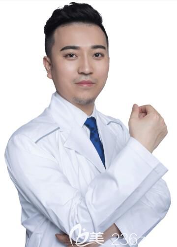 重慶軍科整形醫(yī)院范文亮