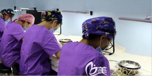 重慶華美植發(fā)團隊 重慶華美植發(fā)團隊