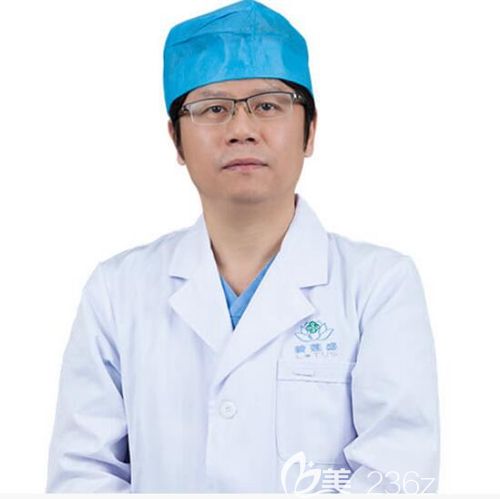 廣州碧蓮盛植發(fā)醫(yī)生竇云軻 廣州碧蓮盛植發(fā)醫(yī)生竇云軻