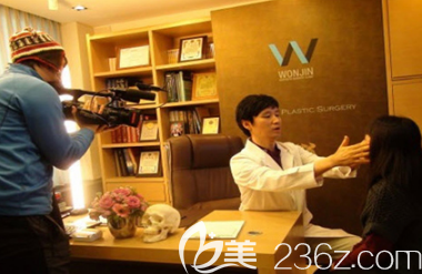 韓國原辰整形外科樸原辰院長面診 韓國原辰整形外科樸原辰院長面診