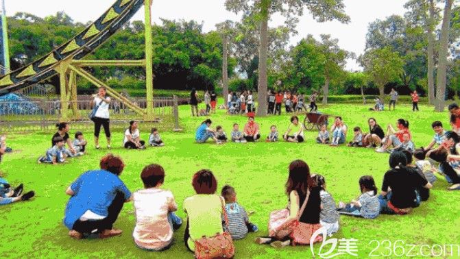 千雞宴中草地游戲篇