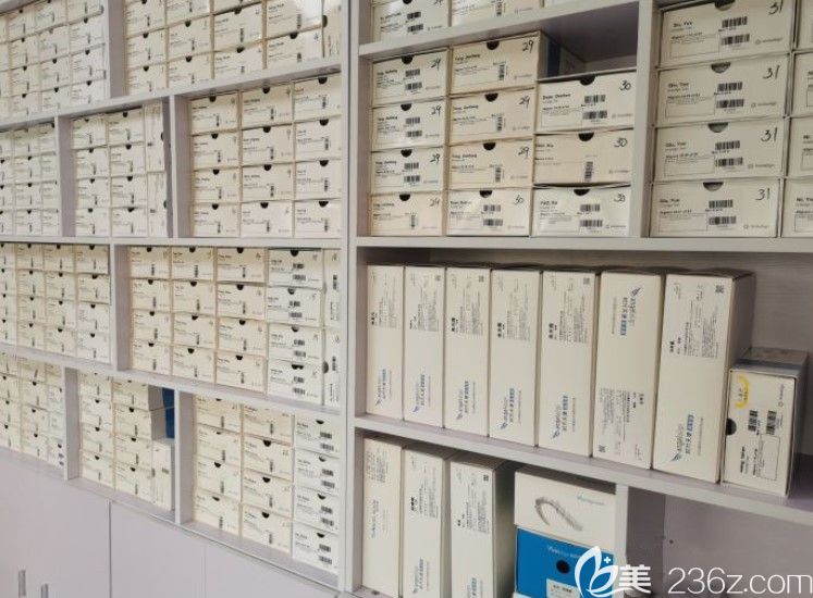 西諾口腔排列滿滿的正畸庫 西諾口腔排列滿滿的正畸庫