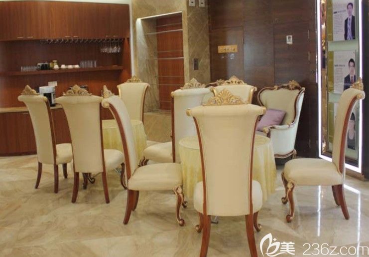 福州貝臣口腔溫馨舒適的休息區(qū)域 福州貝臣口腔溫馨舒適的休息區(qū)域