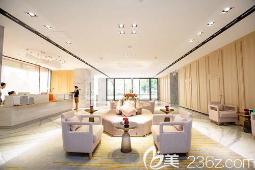 廣州韓妃植發(fā)專為發(fā)友解決脫發(fā) 廣州韓妃植發(fā)專為發(fā)友解決脫發(fā)