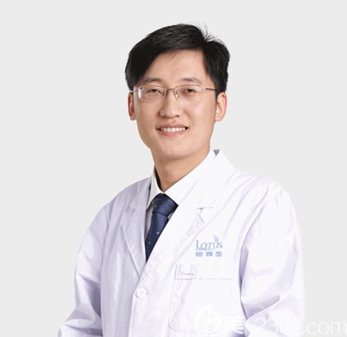 濟南碧蓮盛經(jīng)驗豐富的植發(fā)醫(yī)生 濟南碧蓮盛經(jīng)驗豐富的植發(fā)醫(yī)生