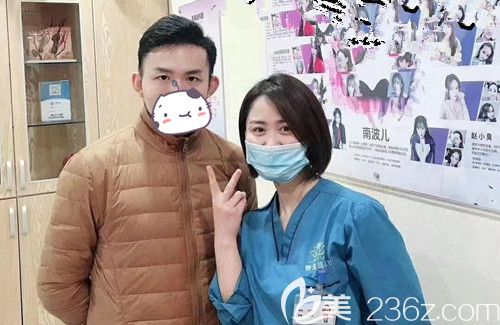 遇上了坑人的前額W型大面積禿頂，還好選擇了毛囊移植才再變男神