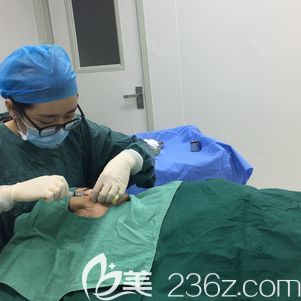 到醫(yī)院面診做埋線提升改善松弛下垂 到醫(yī)院面診做埋線提升改善松弛下垂