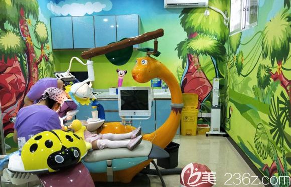 瑾帆口腔有樂園式的環(huán)境布置和的兒童誘導(dǎo)方法