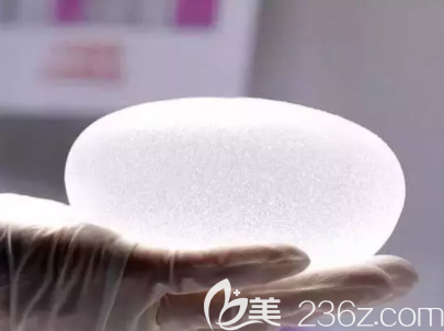 關(guān)于假體隆胸后出現(xiàn)包膜攣縮該怎么辦你應(yīng)該有所了解！