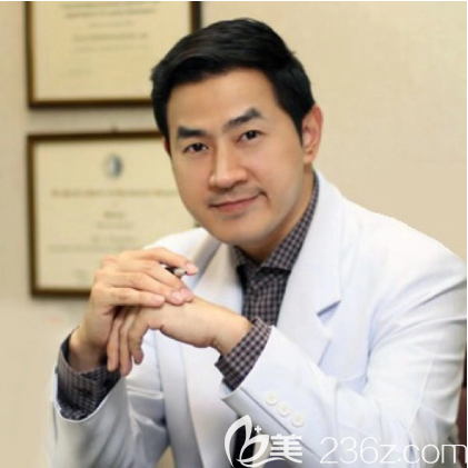 泰國曼谷的PSC整形醫(yī)院Dr peera醫(yī)生