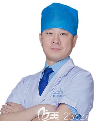 植發(fā)醫(yī)生李富春