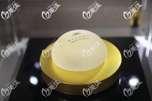 傲諾拉星熠假體隆胸