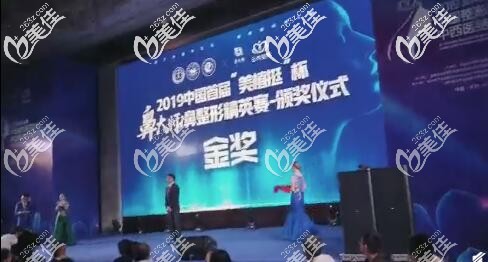 羅德豐獲得美植挺杯鼻大師決賽金獎 羅德豐獲得美植挺杯鼻大師決賽金獎