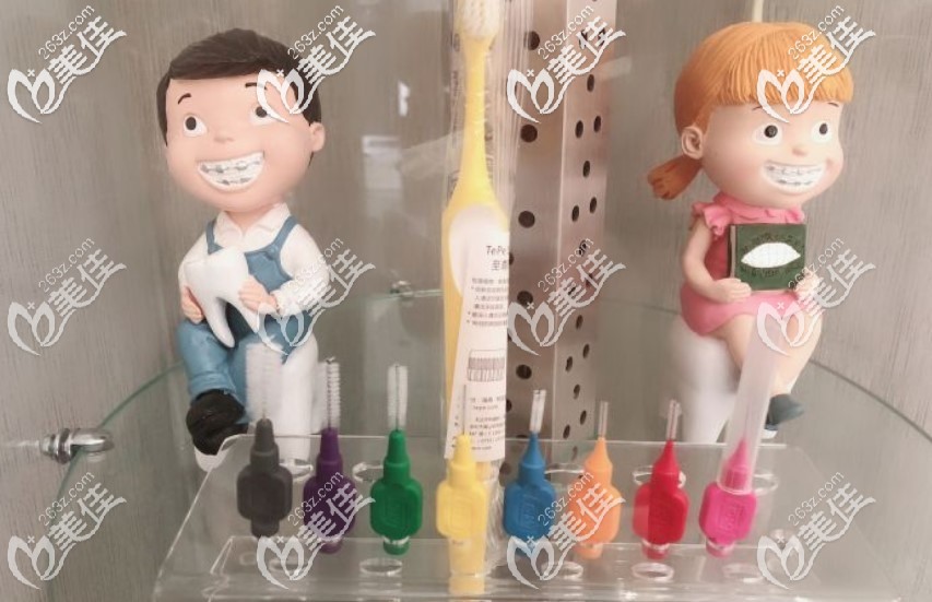 口腔一角的卡通擺件