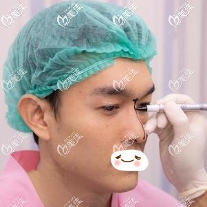 做隆鼻手術(shù)前設(shè)計