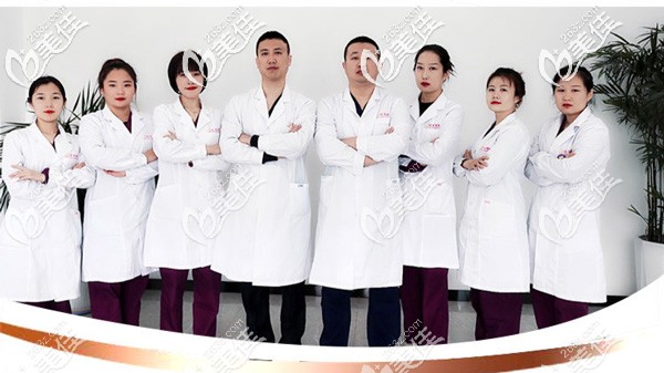 沈陽(yáng)華美植發(fā)研究所植發(fā)團(tuán)隊(duì)