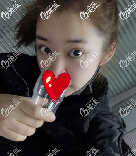 要說(shuō)西安哪家醫(yī)院去眼袋的效果好還不貴？其實(shí)西安藝星去眼袋就不錯(cuò)