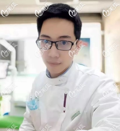 樂山英美口腔正畸兒科醫(yī)生鐘林真 樂山英美口腔正畸兒科醫(yī)生鐘林真