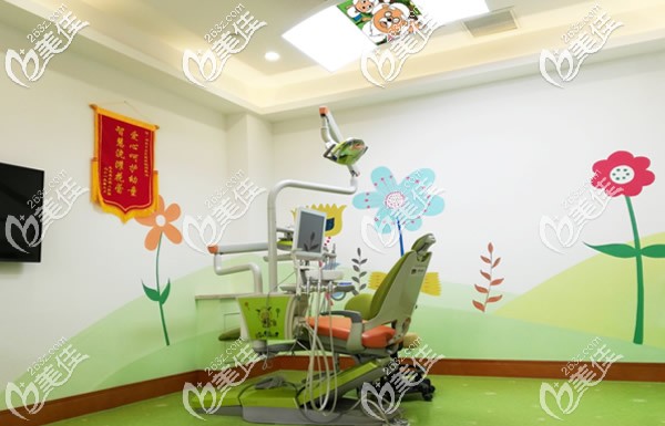 呼市華醫(yī)兒童看牙室