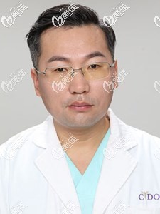 明星植發(fā)醫(yī)生張國棟 明星植發(fā)醫(yī)生張國棟