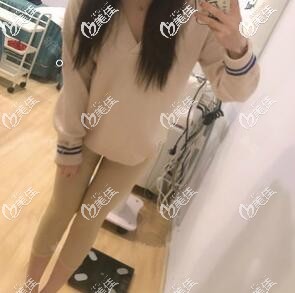 大腿+臀部吸脂3個(gè)月照片