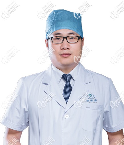 植發(fā)醫(yī)生張章