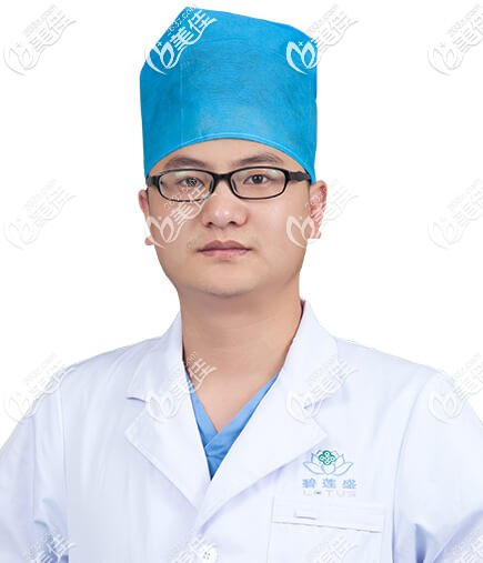 植發(fā)醫(yī)生張卓