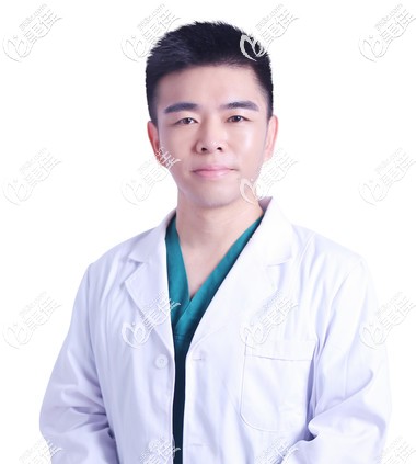 廣州星團(tuán)醫(yī)美蔡澤翔擅長(zhǎng)雙眼皮和鼻綜合隆鼻 廣州星團(tuán)醫(yī)美蔡澤翔擅長(zhǎng)雙眼皮和鼻綜合隆鼻