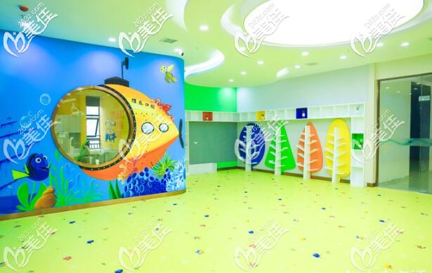 兒童游樂區(qū)