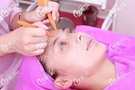 怎么按摩才能化解懸針紋 怎么按摩才能化解懸針紋