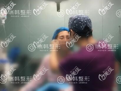 割雙眼皮術(shù)前楊永成院長面診設(shè)計 割雙眼皮術(shù)前楊永成院長面診設(shè)計