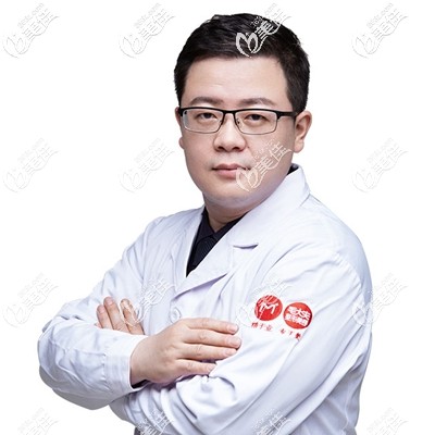 普瀟 洛陽(yáng)毛大夫整形院長(zhǎng)