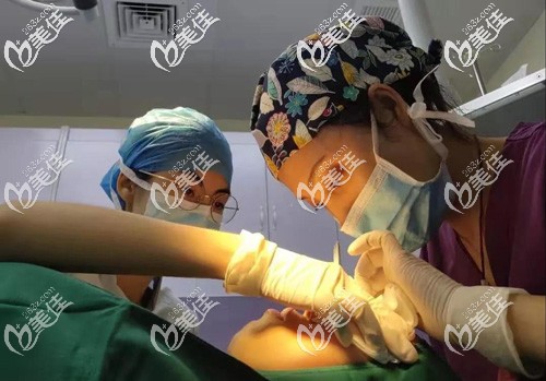 瀘州橙美醫(yī)生手術(shù)照片