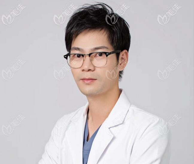 贛州葉子醫(yī)療美容無創(chuàng)注射金輝主任介紹 贛州葉子醫(yī)療美容無創(chuàng)注射金輝主任介紹