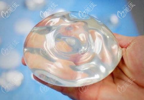 乳房再造也可以植入假體