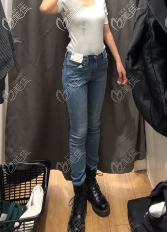 去試衣間試穿衣服的我 去試衣間試穿衣服的我