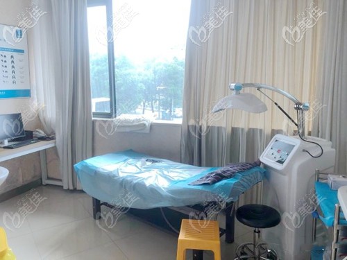 術(shù)后頭皮護(hù)理理療室 術(shù)后頭皮護(hù)理理療室