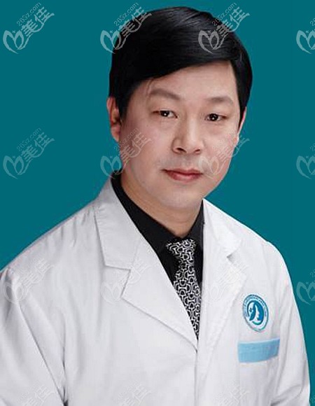 中山愛思特的朱占魁院長