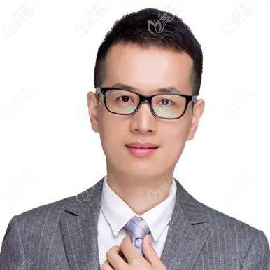 貞韓植發(fā)院長(zhǎng)郝帥 貞韓植發(fā)院長(zhǎng)郝帥