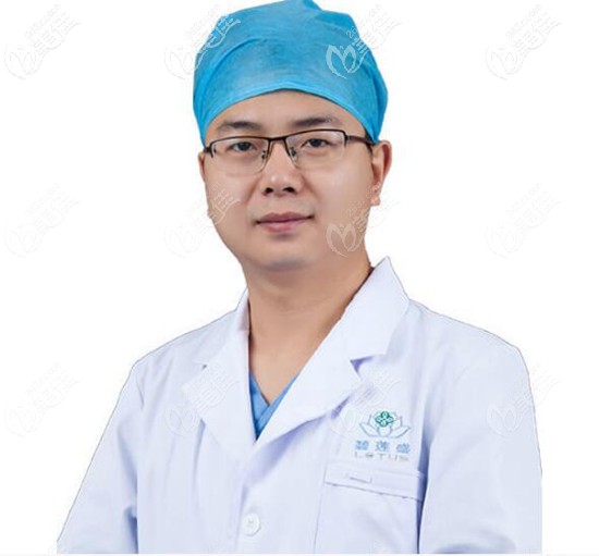 西寧碧蓮盛植發(fā)醫(yī)生張鵬程 西寧碧蓮盛植發(fā)醫(yī)生張鵬程