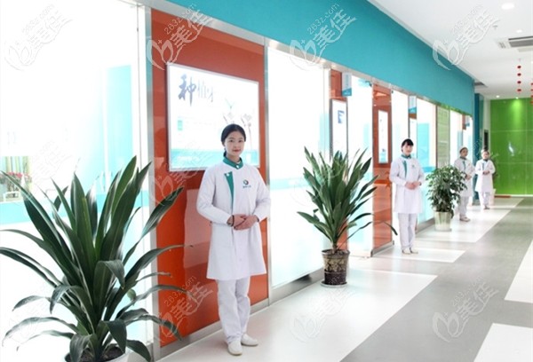 新橋口腔的牙齒正畸與牙齒種植數(shù)量在四川是名列前茅 新橋口腔的牙齒正畸與牙齒種植數(shù)量在四川是名列前茅