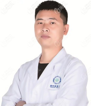 李林茂是德博口腔的院長