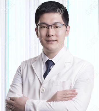 金鉑利種植牙研究院院長——張巖