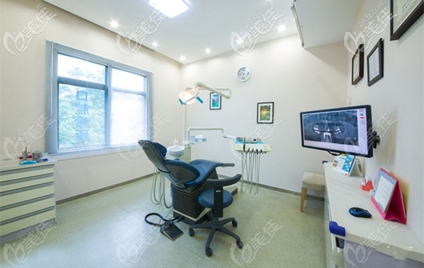 關(guān)于在東莞寮步種一顆牙大概多少錢,莞大口腔這份參考價(jià)格可看下