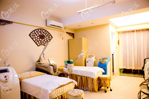 開(kāi)封井云德整形美膚室醫(yī)療設(shè)施設(shè)備齊全 開(kāi)封井云德整形美膚室醫(yī)療設(shè)施設(shè)備齊全